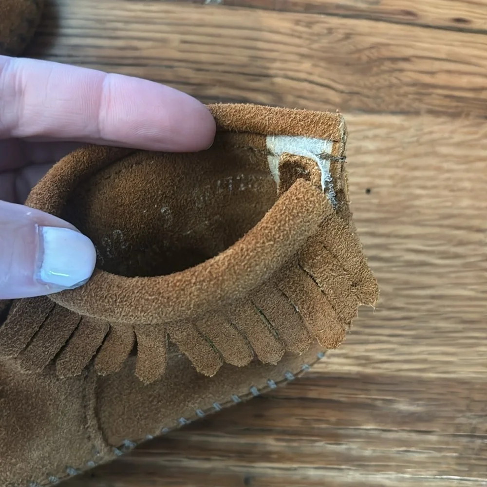 Minnetonka Fringe Back Flap Booties size 3